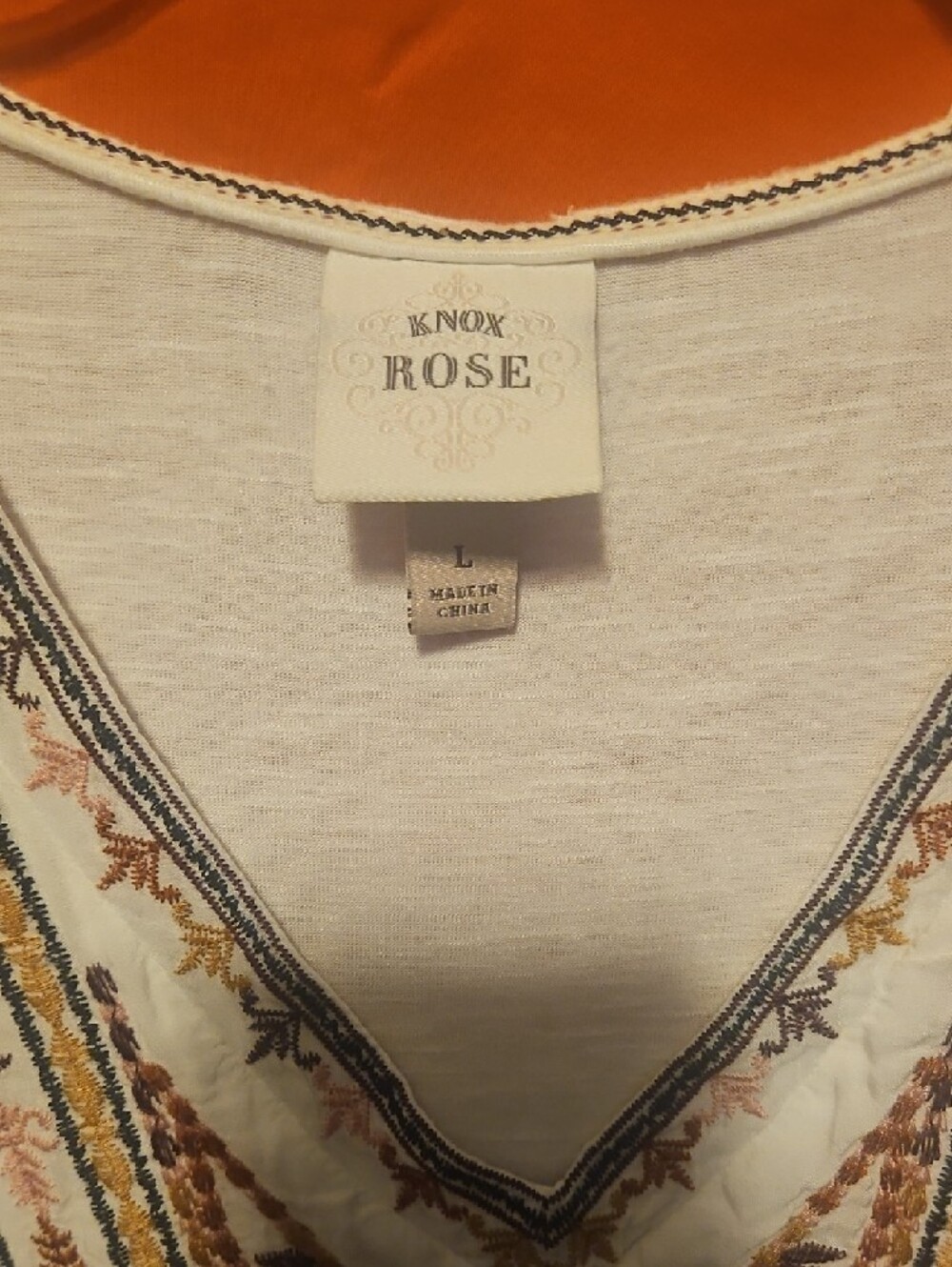 Knox Rose White V-Neck Embroidered Short Sleeve Top - Picture 2 of 6